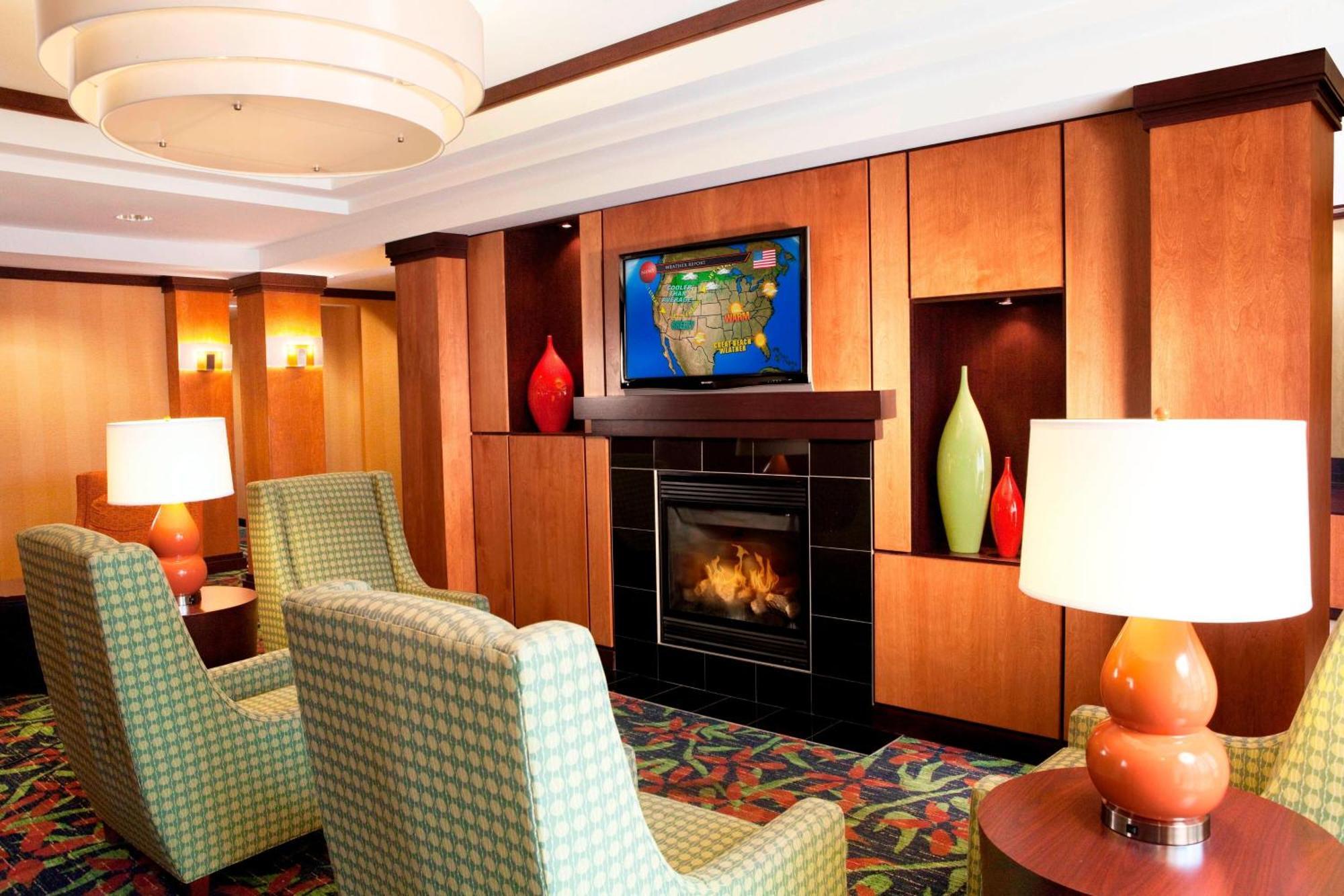 Fairfield Inn & Suites Des Moines Airport Bagian luar foto