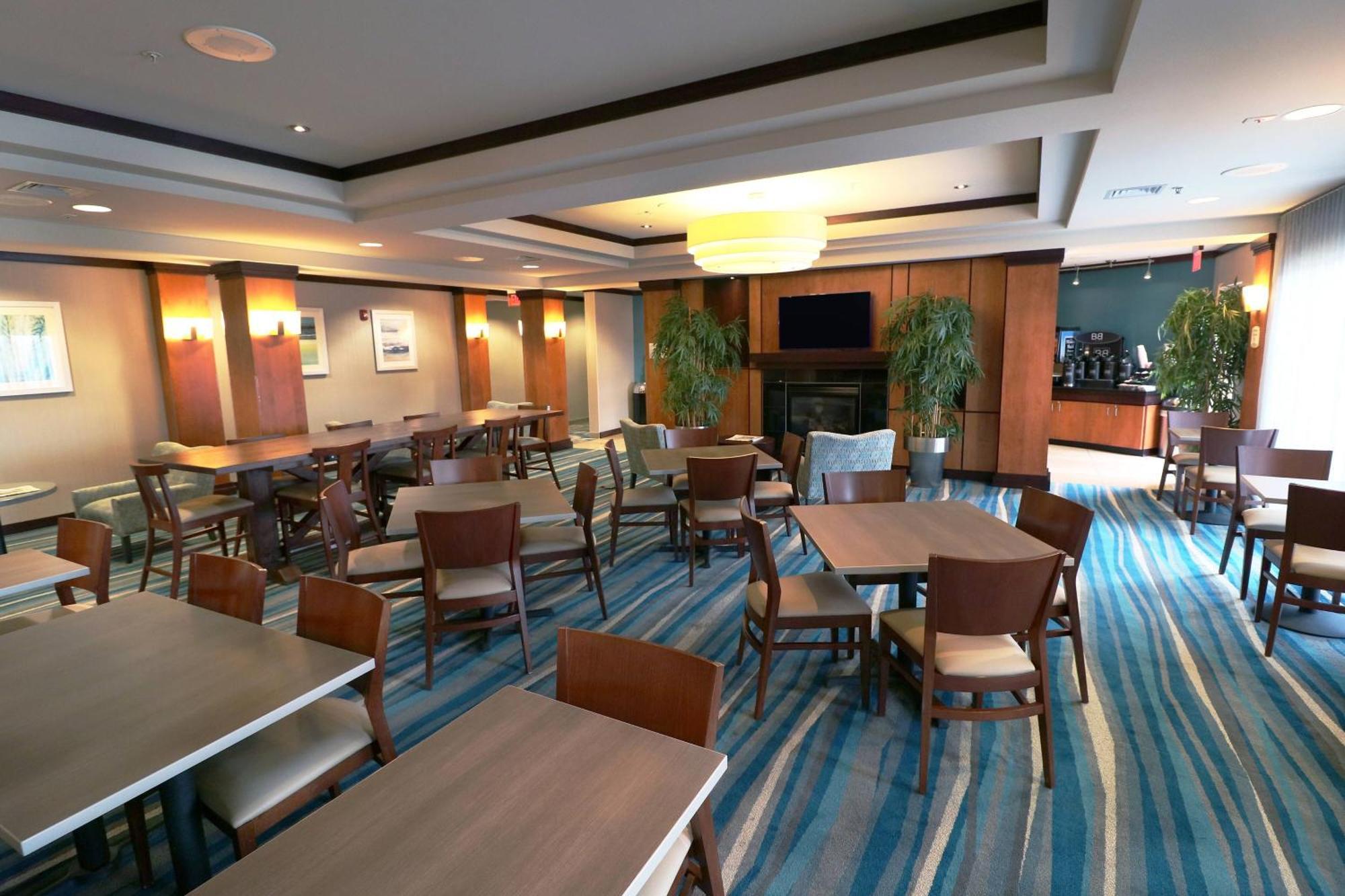 Fairfield Inn & Suites Des Moines Airport Bagian luar foto