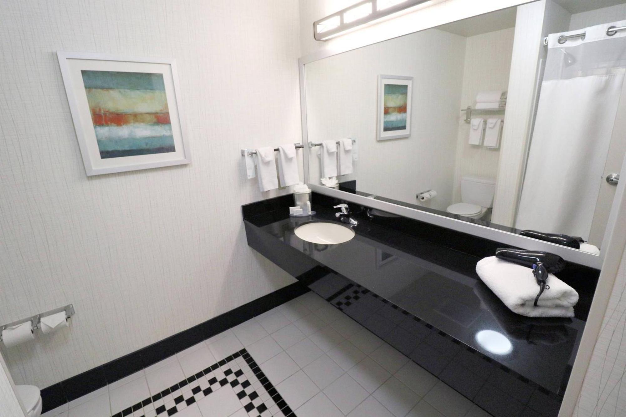Fairfield Inn & Suites Des Moines Airport Bagian luar foto