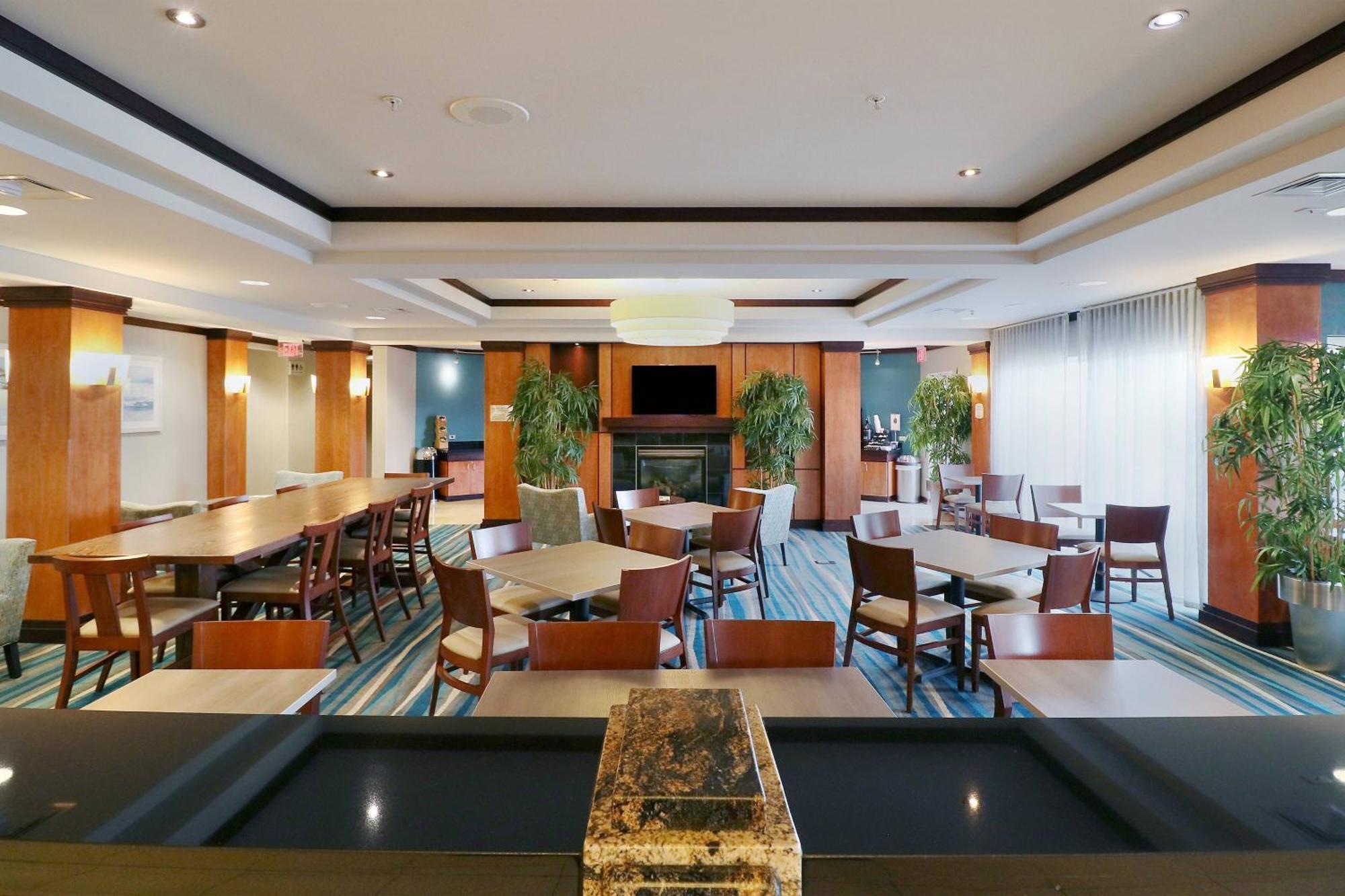 Fairfield Inn & Suites Des Moines Airport Bagian luar foto
